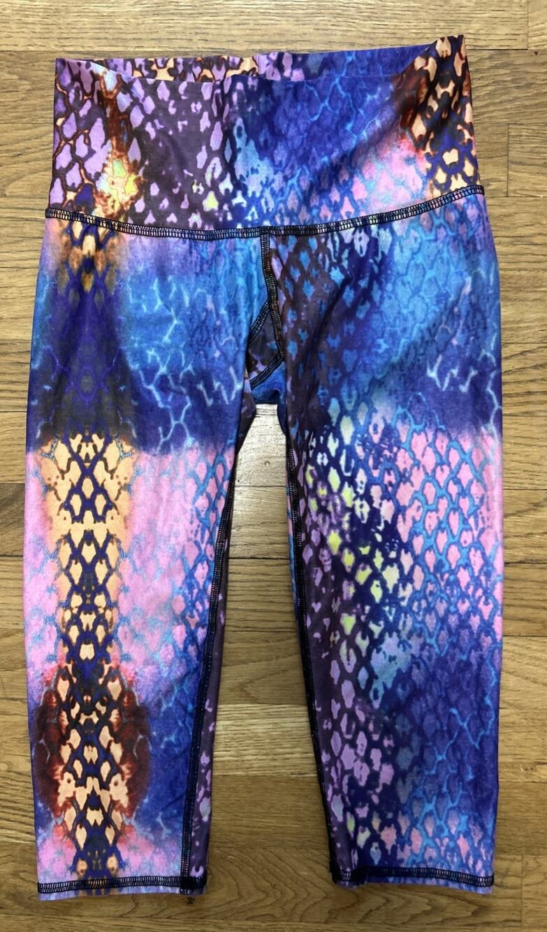 Women’s TEEKI Multi Color Snakeskin Cropped Capri Leggings Size S *A2